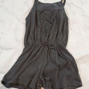 🍒 Mudd Size Medium Embossed Shorts Romper
